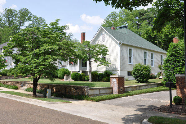 513 Adams Street SE