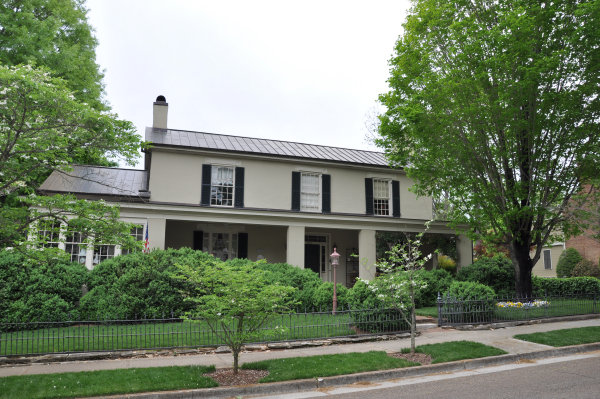 600 Adams Street SE