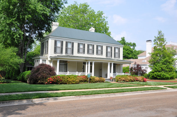 612 Adams Street SE