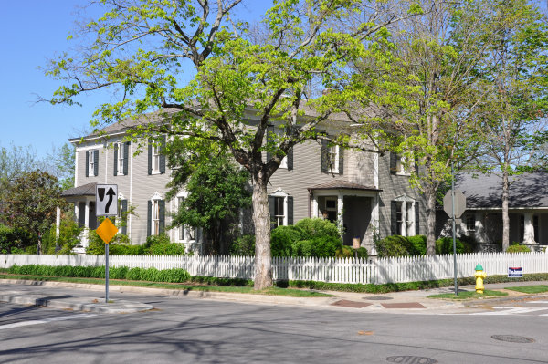 101 Calhoun Street NE
