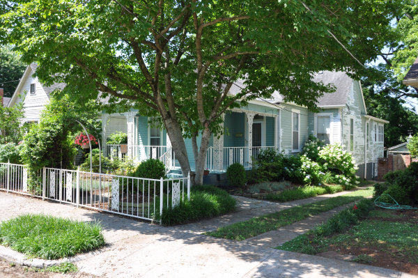 107 Calhoun Street NE