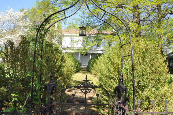 118 Calhoun Street NE