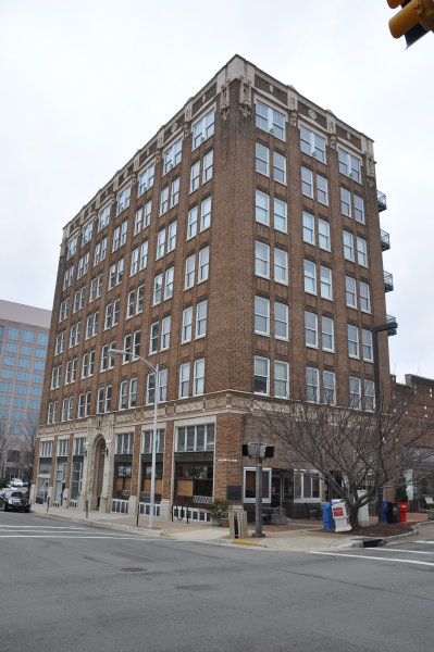102 Clinton Avenue W