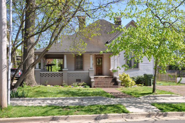 416 Clinton Avenue E