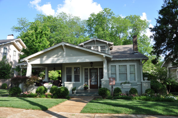 604 Clinton Avenue E