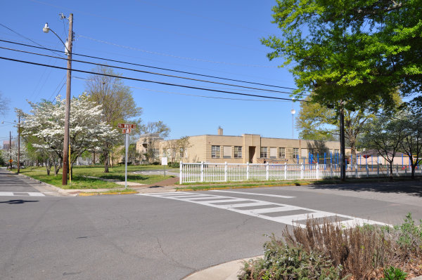 605 Clinton Avenue E