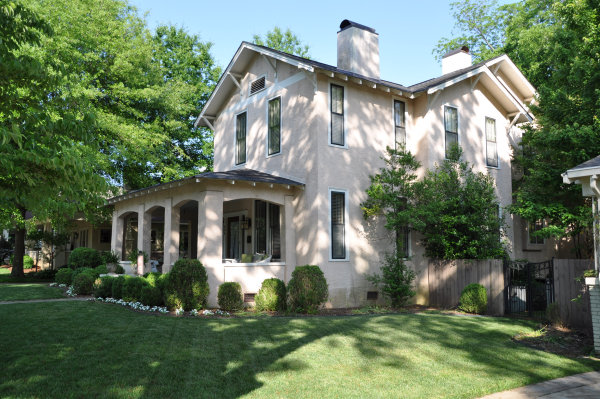 606 Clinton Avenue E