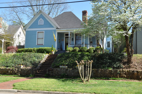 708 Clinton Avenue E