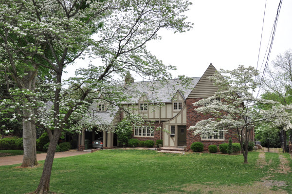 407 Echols Avenue SE