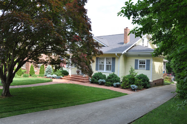 409 Echols Avenue SE