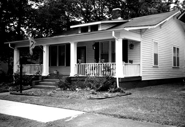 803 Ward Avenue NE