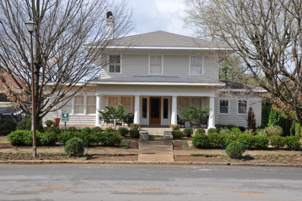 512 Franklin Street SE