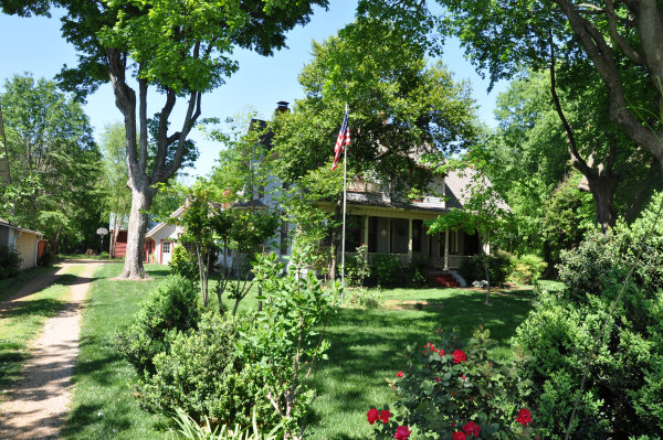 25 Front Street