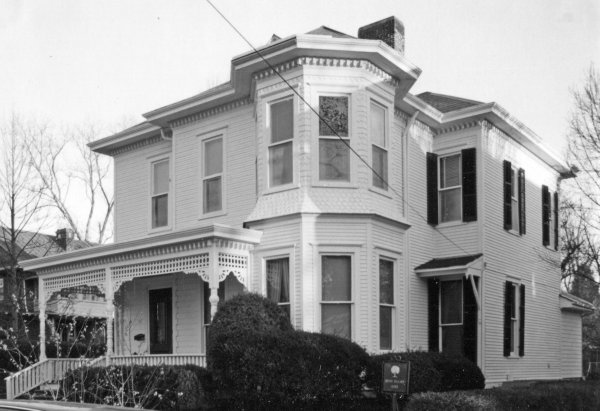 304 Gates Avenue SE