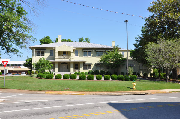 401 Holmes Avenue NE