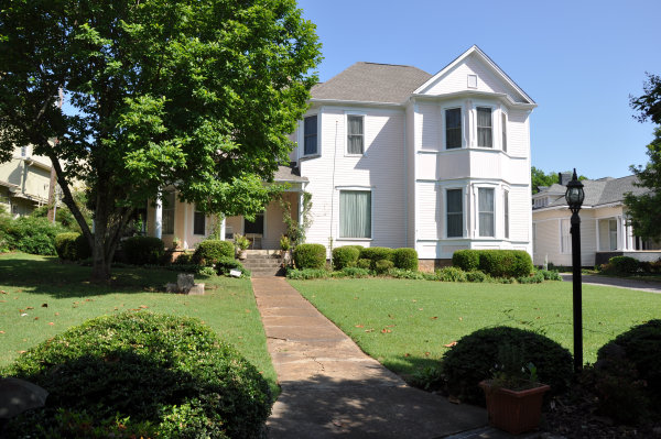 403 Holmes Avenue NE