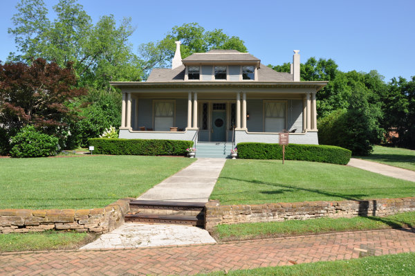 407 Holmes Avenue NE