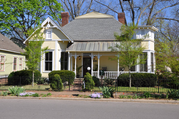 408 Holmes Avenue NE