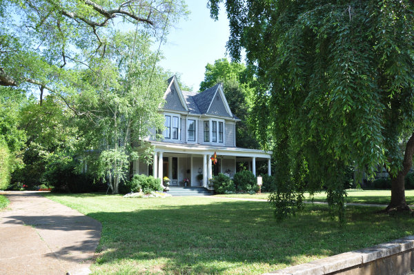 511 Holmes Avenue NE