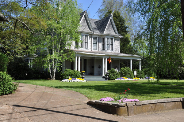 511 Holmes Avenue NE