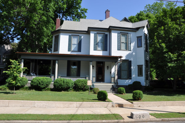 601 Holmes Avenue NE