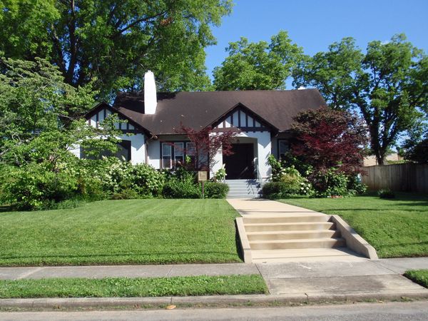 610 Holmes Avenue NE