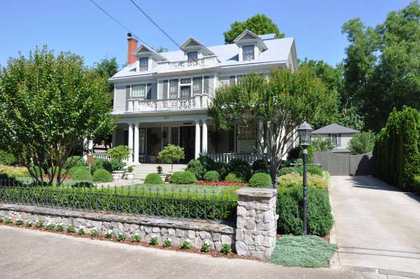 611 Holmes Avenue NE