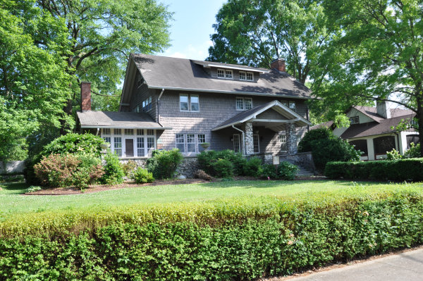 612 Holmes Avenue NE