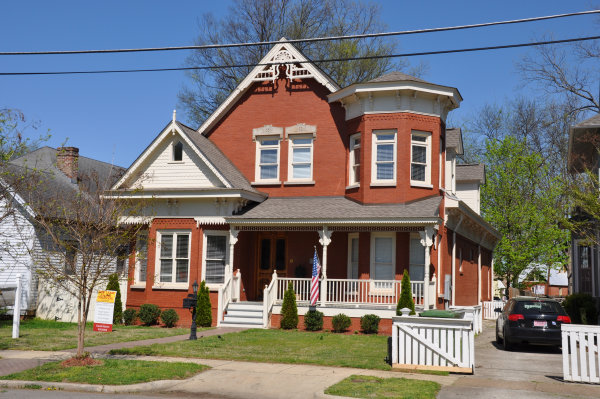 717 Holmes Avenue NE