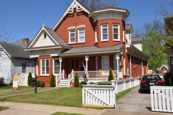 717 Holmes Avenue NE