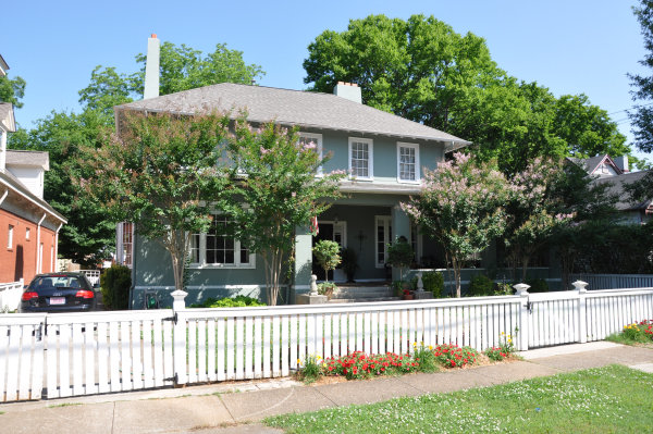 719 Holmes Avenue NE