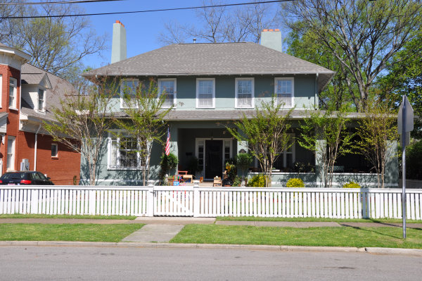719 Holmes Avenue NE