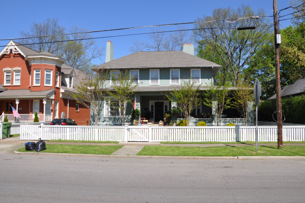 719 Holmes Avenue NE
