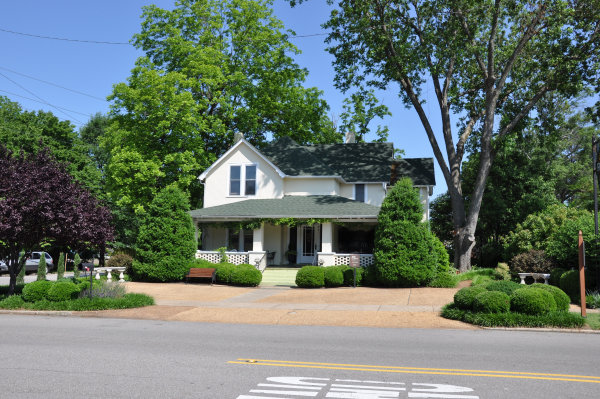 801 Holmes Avenue NE