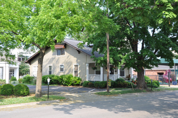 106 Lincoln Street SE
