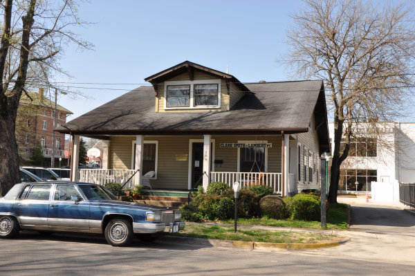 106 Lincoln Street SE