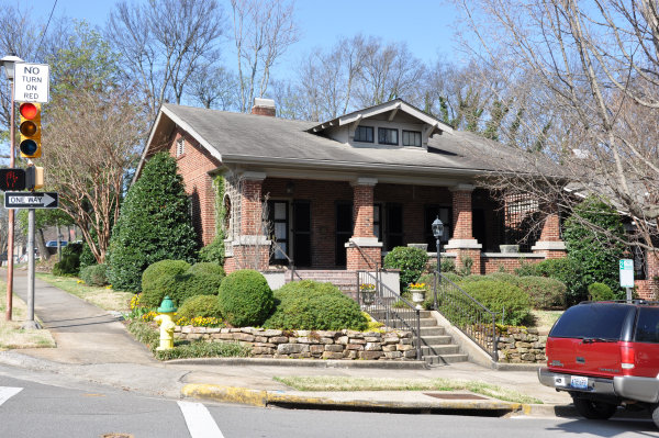 212 Lincoln Street SE