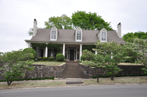 309 Lincoln Street SE