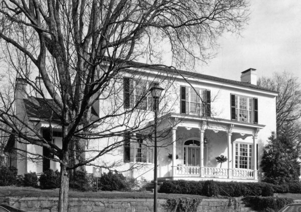 401 Lincoln Street SE