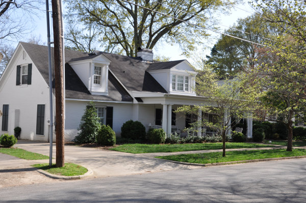 408 Locust Avenue SE