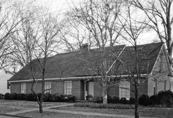 408 Locust Avenue SE