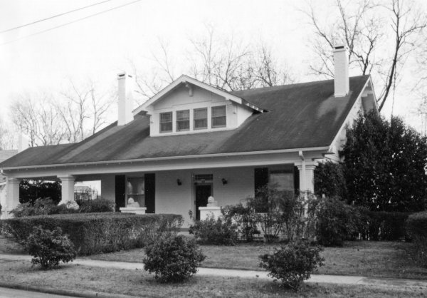 418 Locust Avenue SE