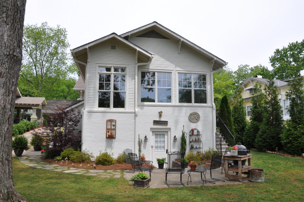422 Locust Avenue SE