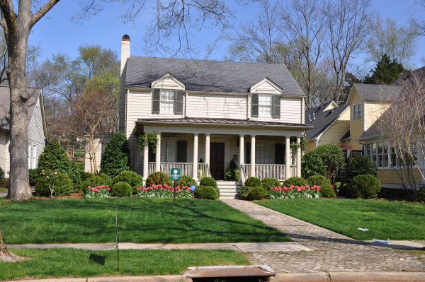 425 Locust Avenue SE