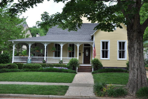 427 Locust Avenue SE