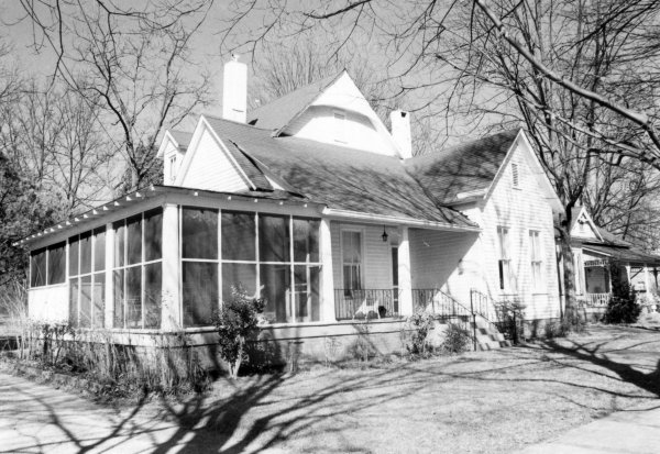 427 Locust Avenue SE