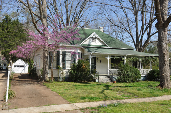 429 Locust Avenue SE
