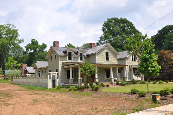 433 Locust Avenue SE