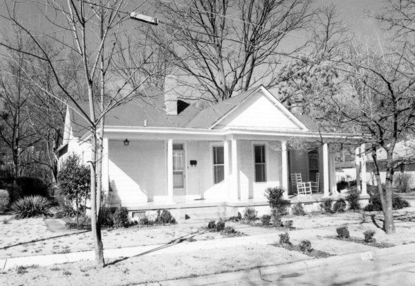 435 Locust Avenue SE