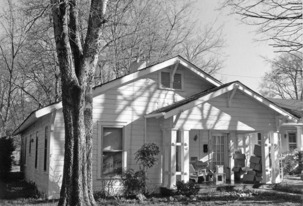 437 Locust Avenue SE